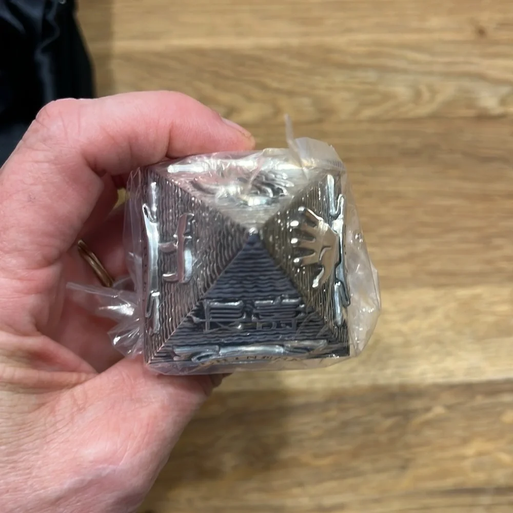 NEW Neiman Marcus 2002 Silver Tone Pyramid Bottle Stopper in Black Velvet Box